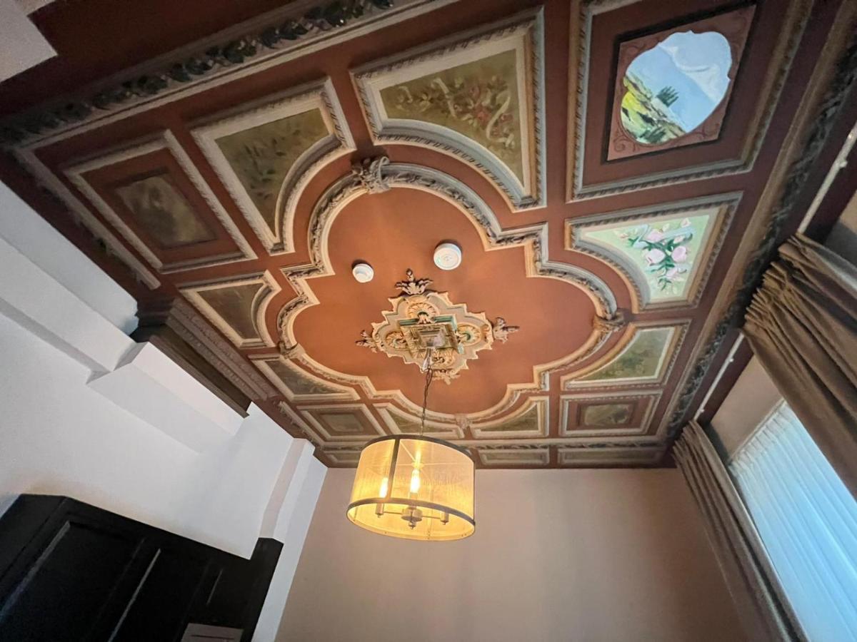 Rotterdam Inn エクステリア 写真