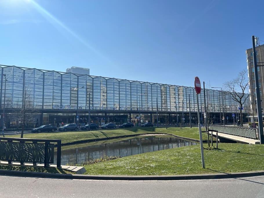 Rotterdam Inn エクステリア 写真
