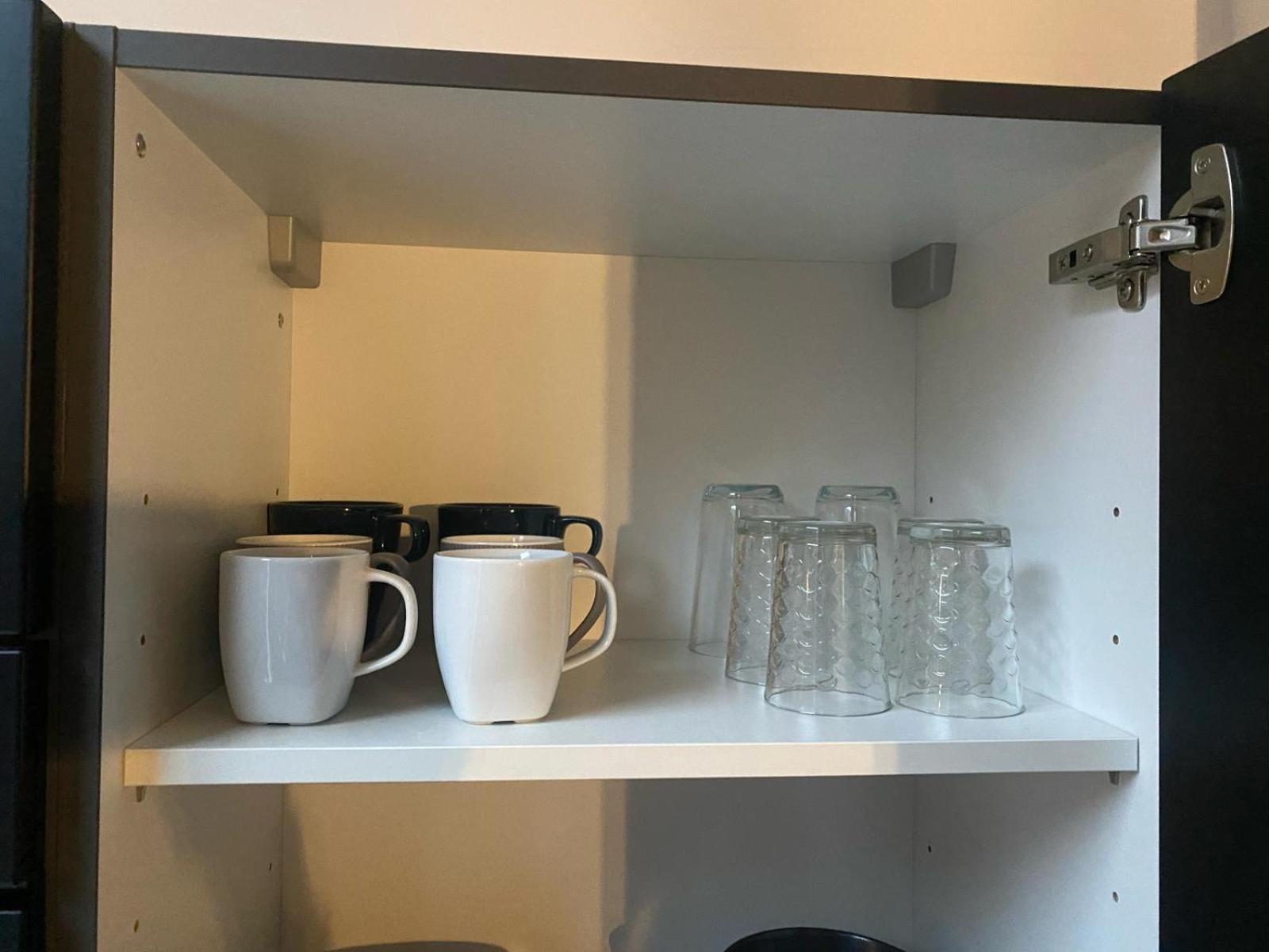 Rotterdam Inn エクステリア 写真