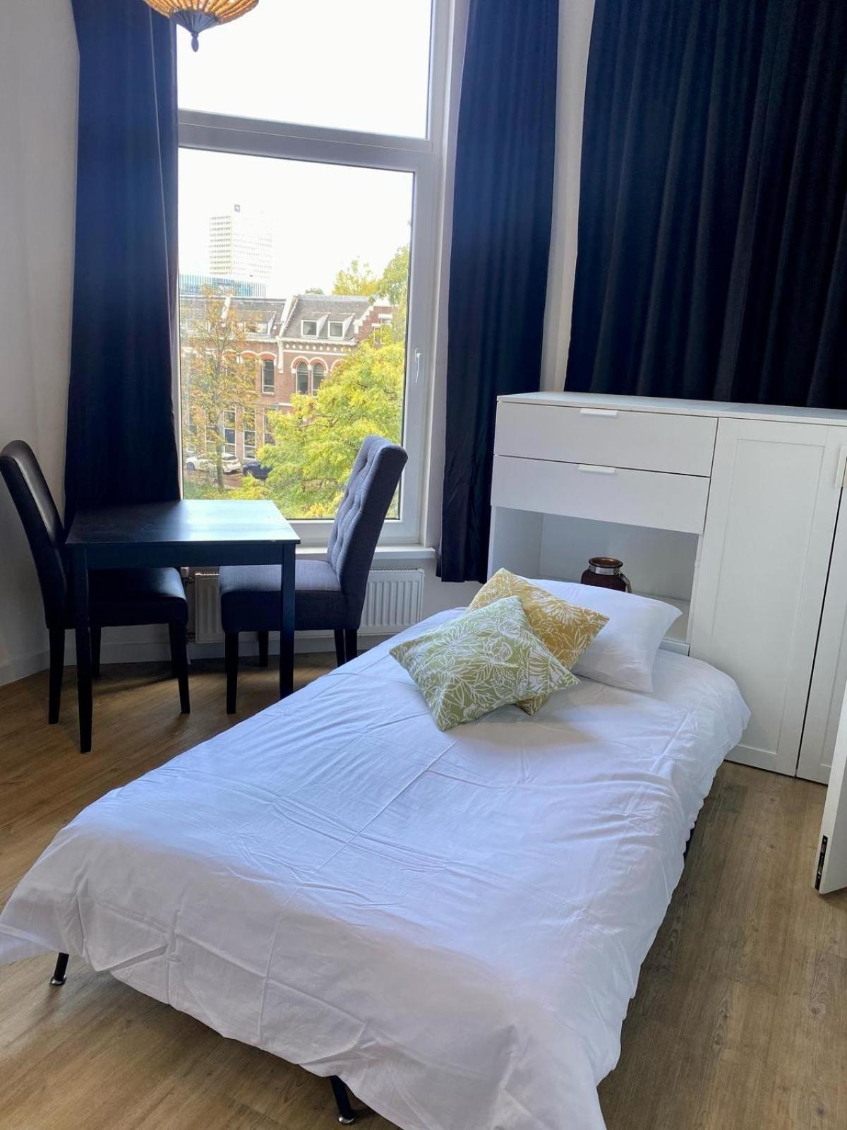 Rotterdam Inn エクステリア 写真