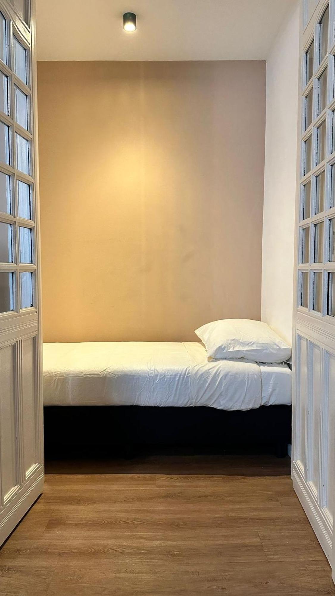 Rotterdam Inn エクステリア 写真